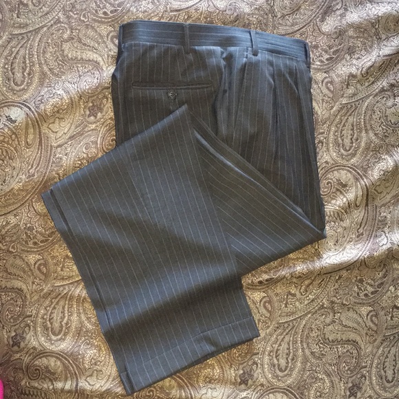 Gorgeous Canali Suit. 42 R - Picture 6 of 8