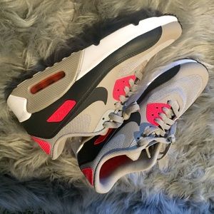 PINK/CHARCOAL NIKE AIR MAX