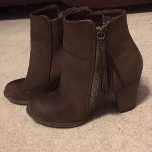 Nine West bootie- run large- I usually wear 6.5-7