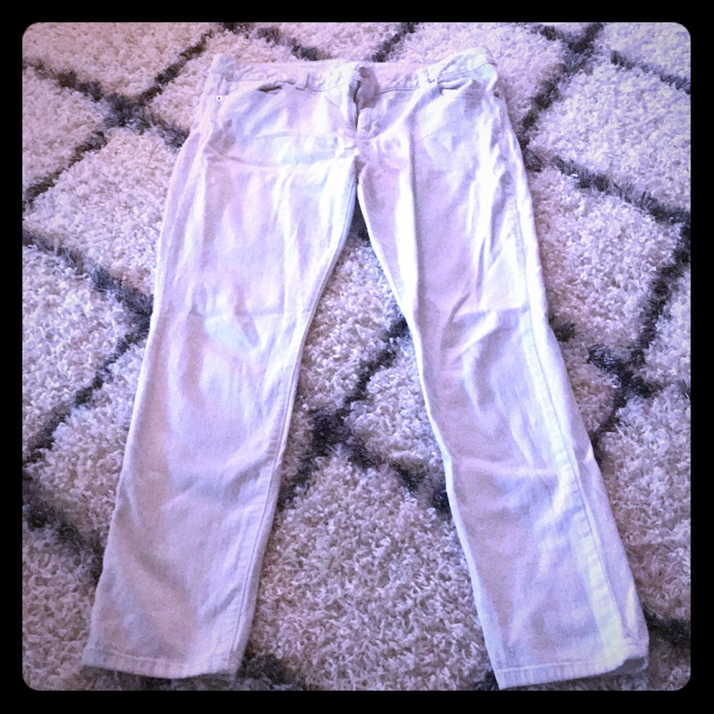 White skinny jeans