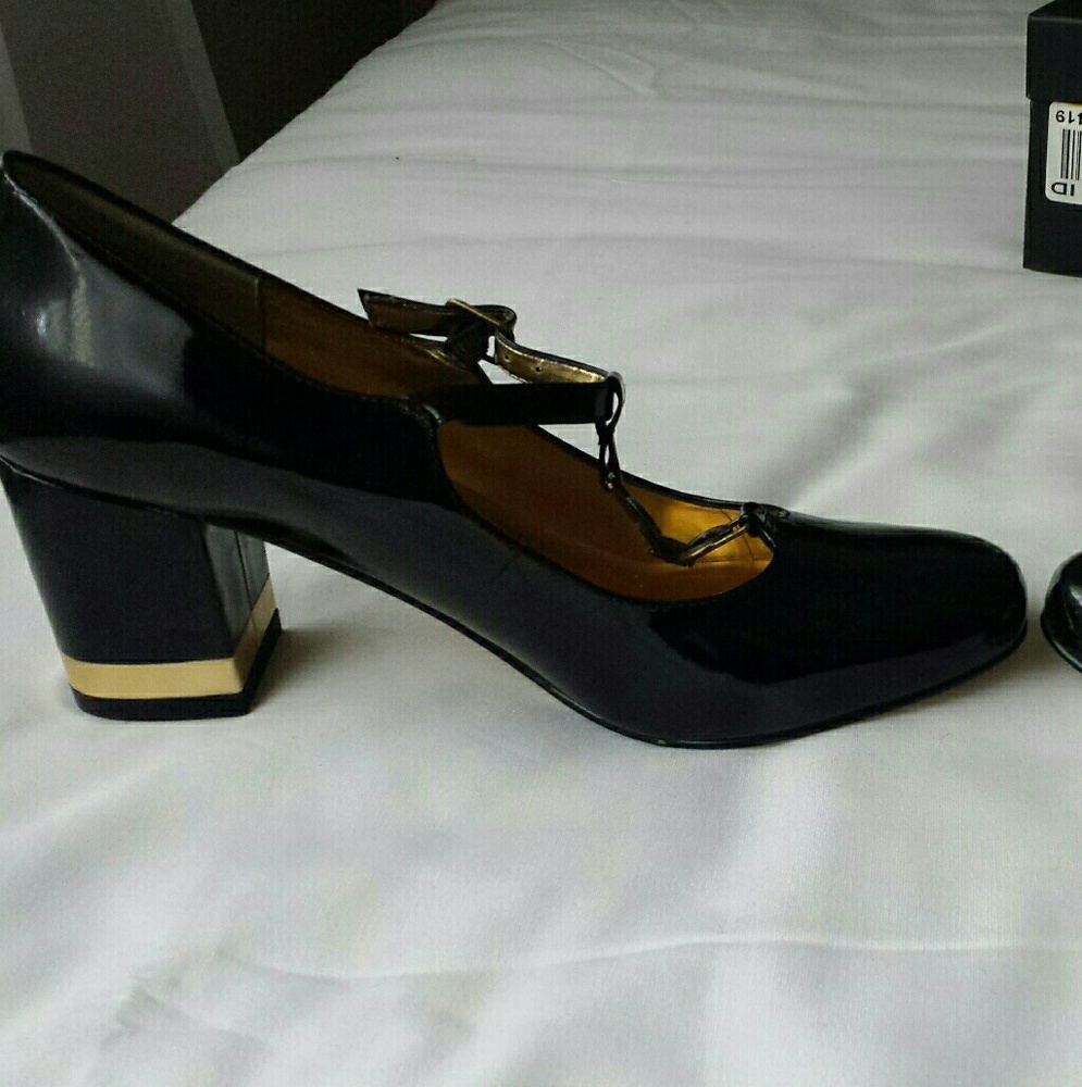 Steven steve madden patent leather mary jane shoe