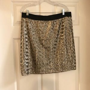 Gorgeous Old Navy Gold Sequin skirt. Size Large