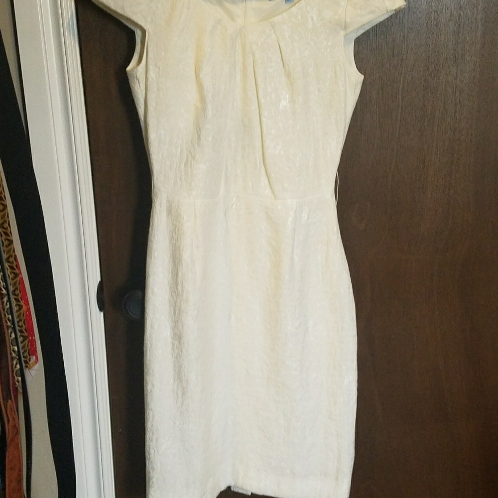 Dress - Picture 2 of 8