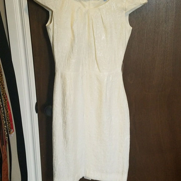 Dress - Picture 2 of 8