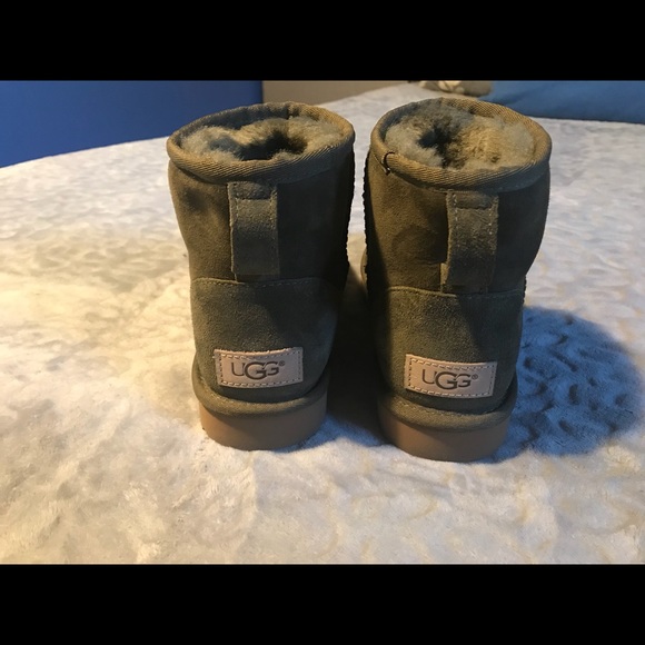 UGGs - Picture 3 of 5