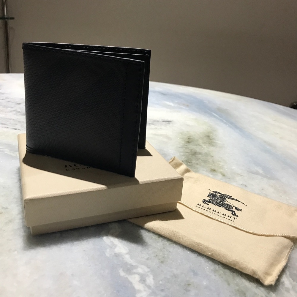 Men’s Burberry wallet
