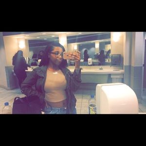 Meet your Posher, Kiana