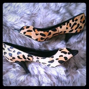 Banana Republic leopard pony hair open toed