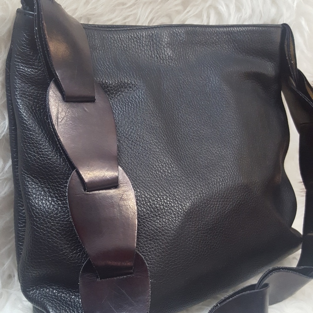 Preswick & Moore Italy Leather Crossbody - Picture 4 of 8