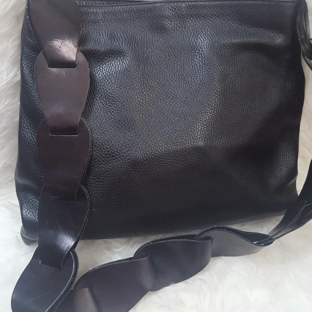 Preswick & Moore Italy Leather Crossbody - Picture 3 of 8