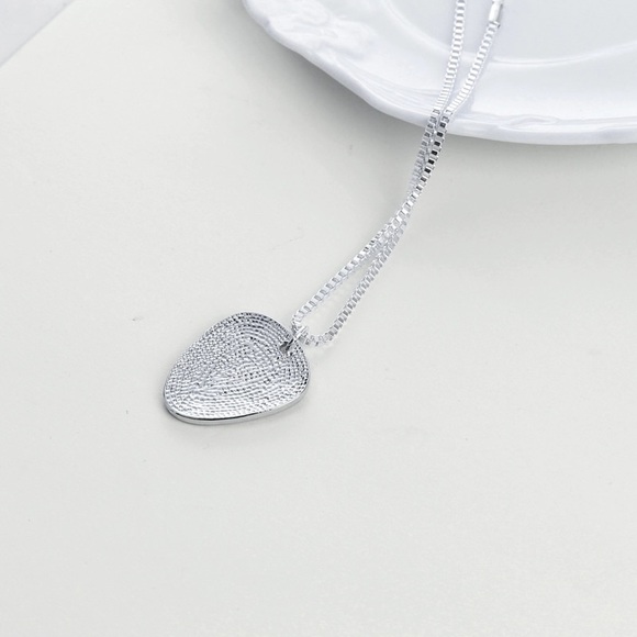 "When words fail.music speaks" necklace - Picture 4 of 5