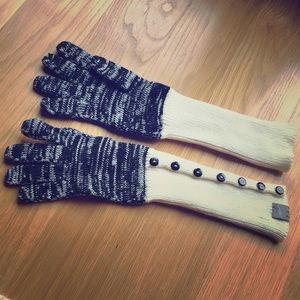 Women's woven mittens, arm length