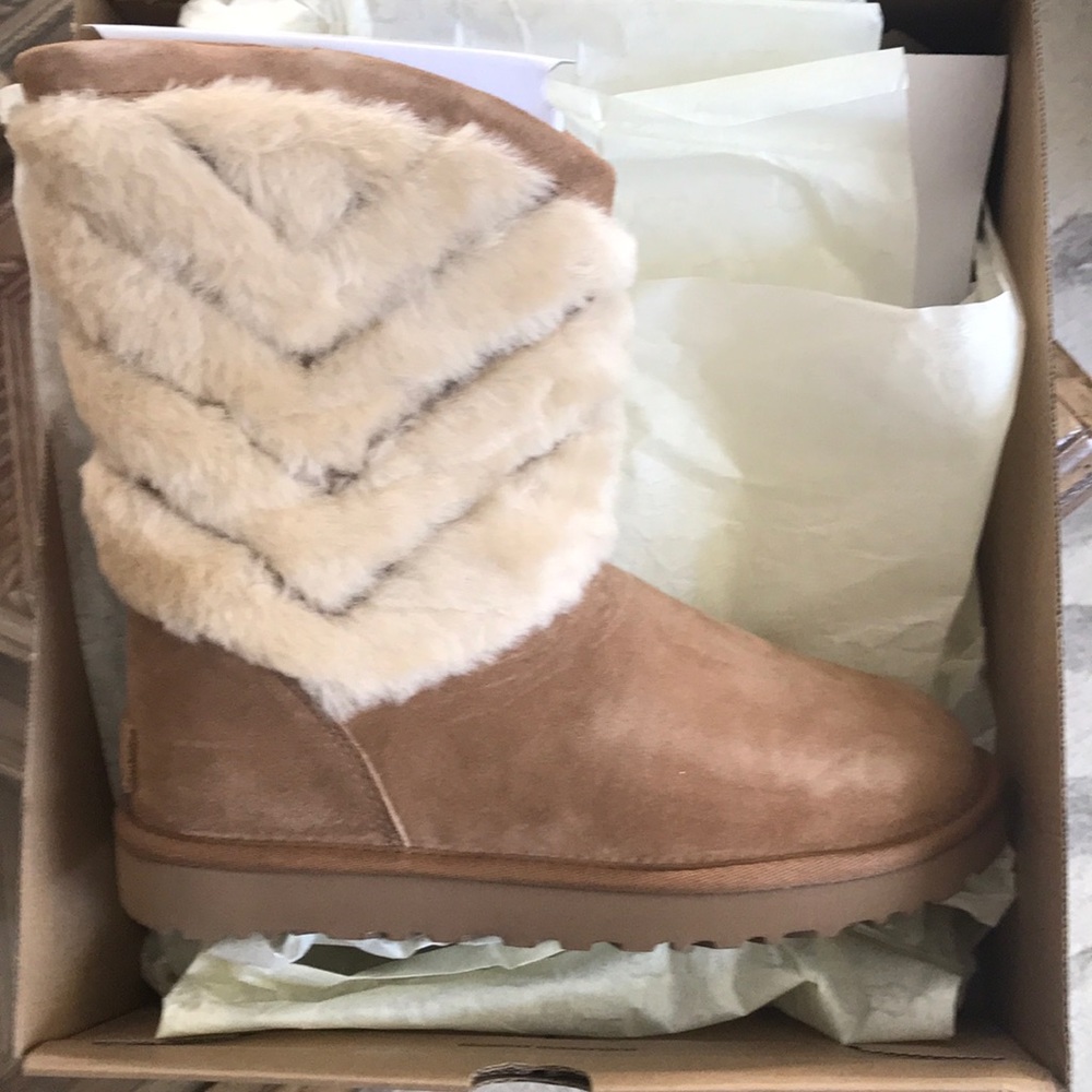Ugg Tania Boots 100% Authentic Size 8 in Chestnut.