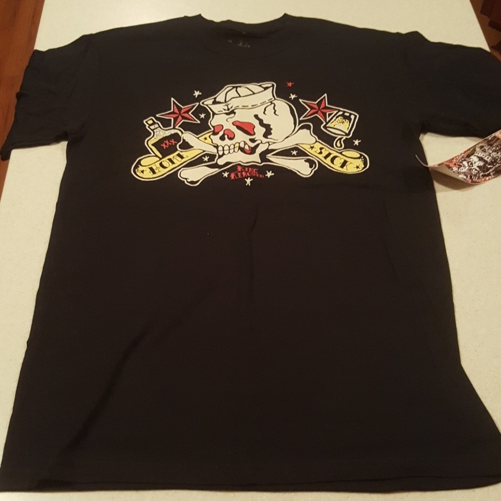 NWT  sailor's Skull Tee.