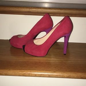 Guess sz 6.5 Red w purple heels 4.5” platform 3/4”