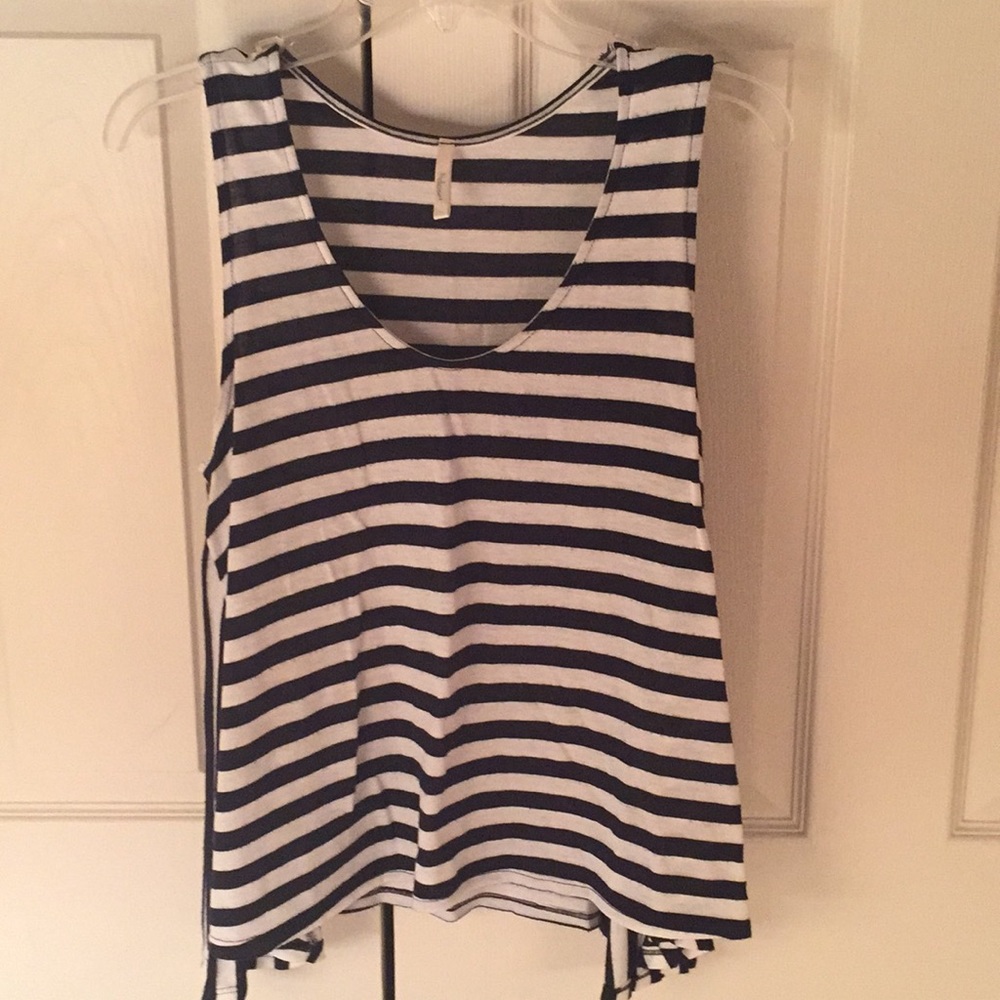 Cute stripped top!