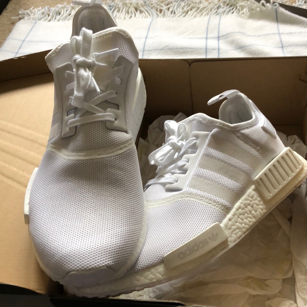 NMD_R1 Originals! Triple white!!!