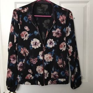 🌷 Adorable Zara floral bomber Jacket