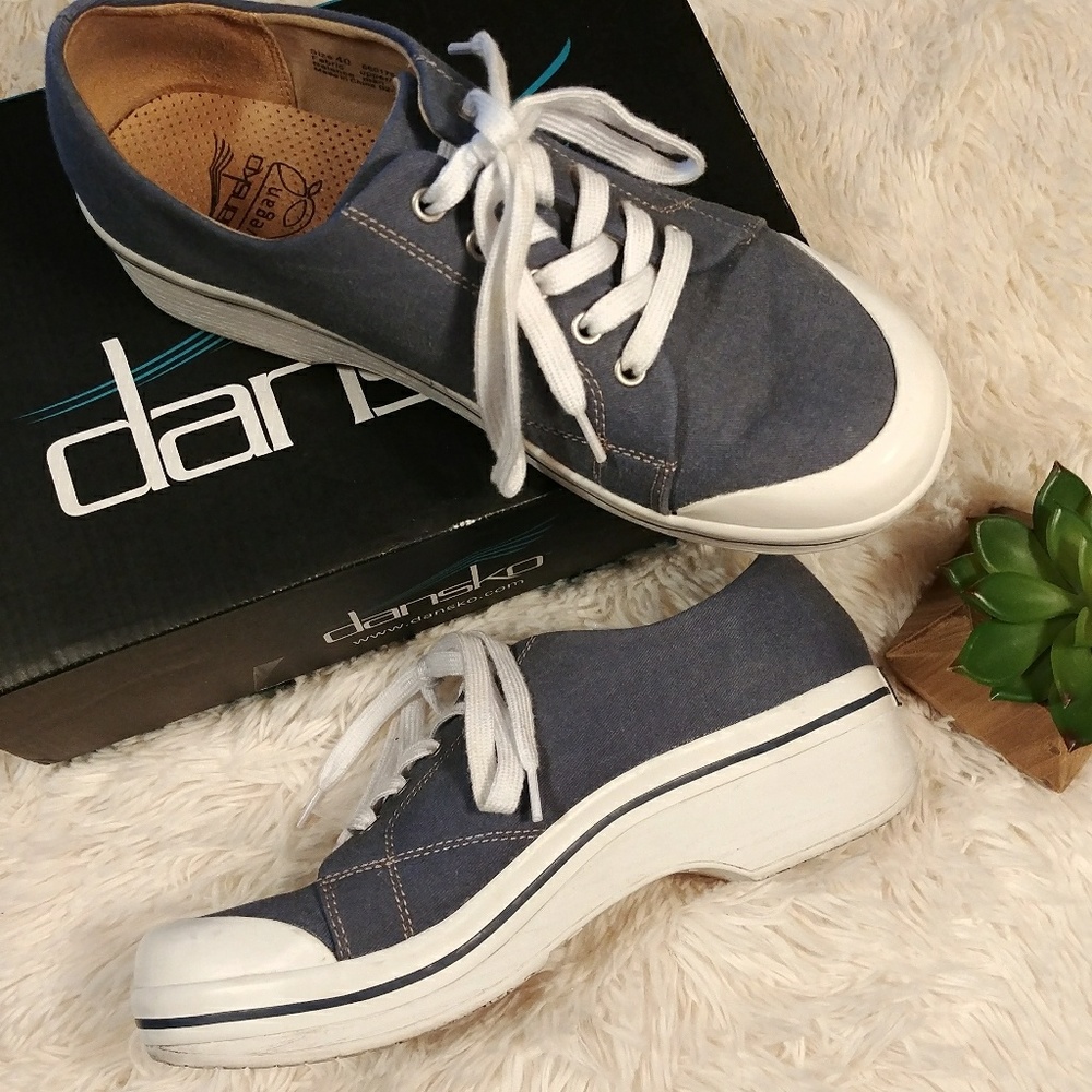 Dansko Vegan Size 40 Veda Canvas Sneaker in Navy