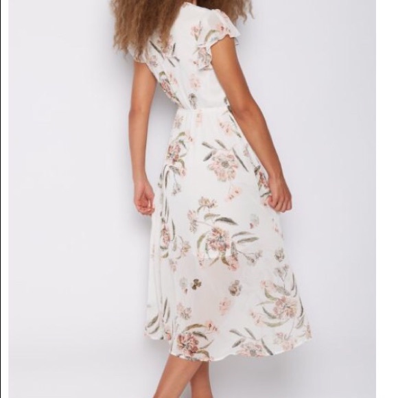 NWT White floral maxi dress with a tie front - Picture 2 of 3