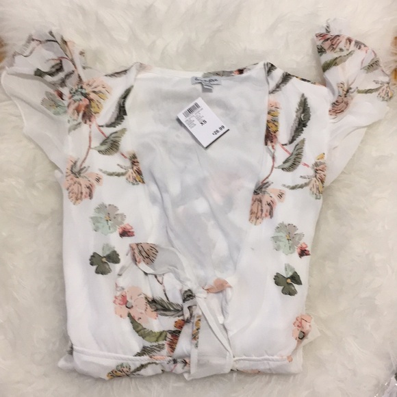 NWT White floral maxi dress with a tie front - Picture 3 of 3