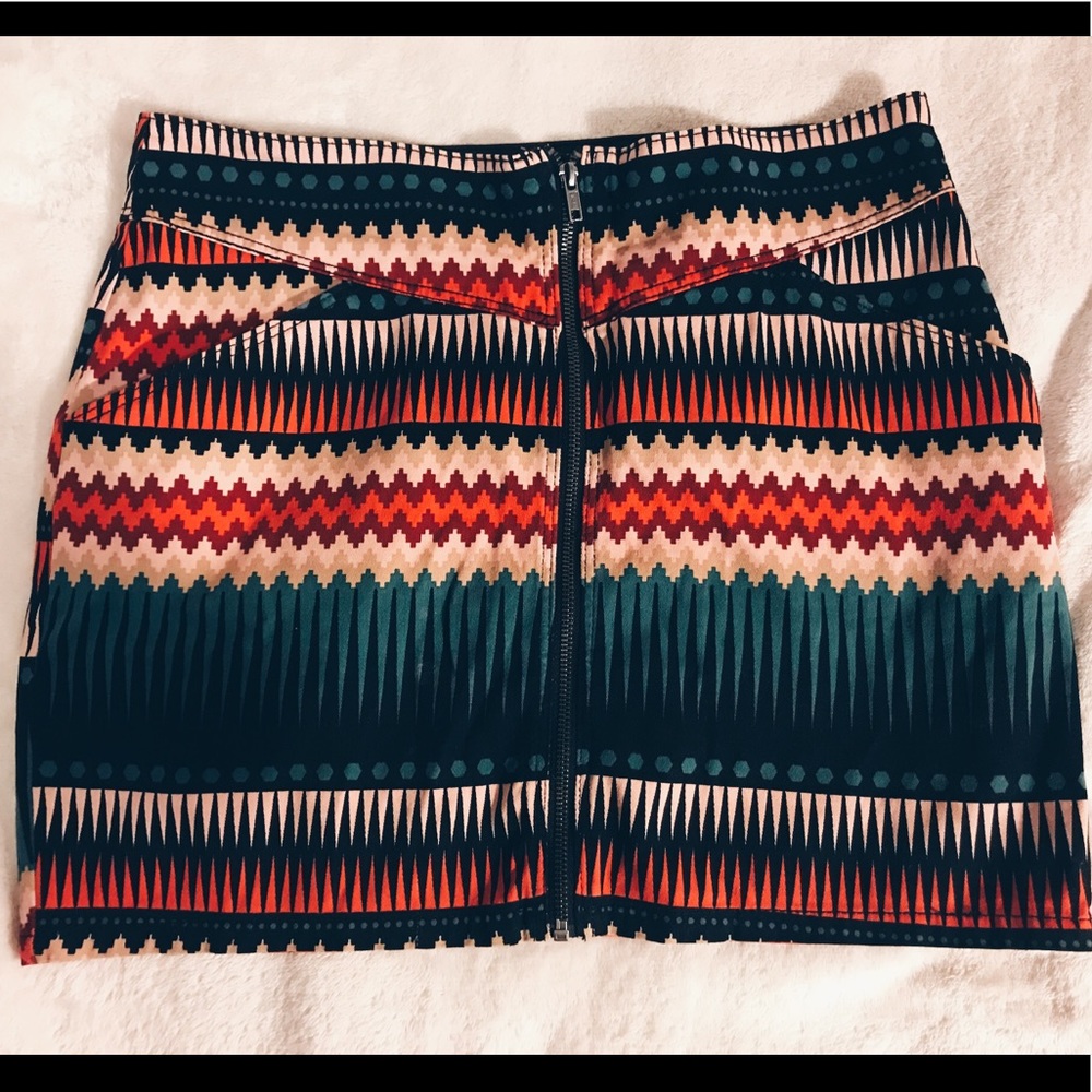 H&M Divide Patterned Skirt