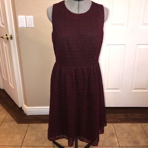 Maroon and black sleeveless crochet pattern dress