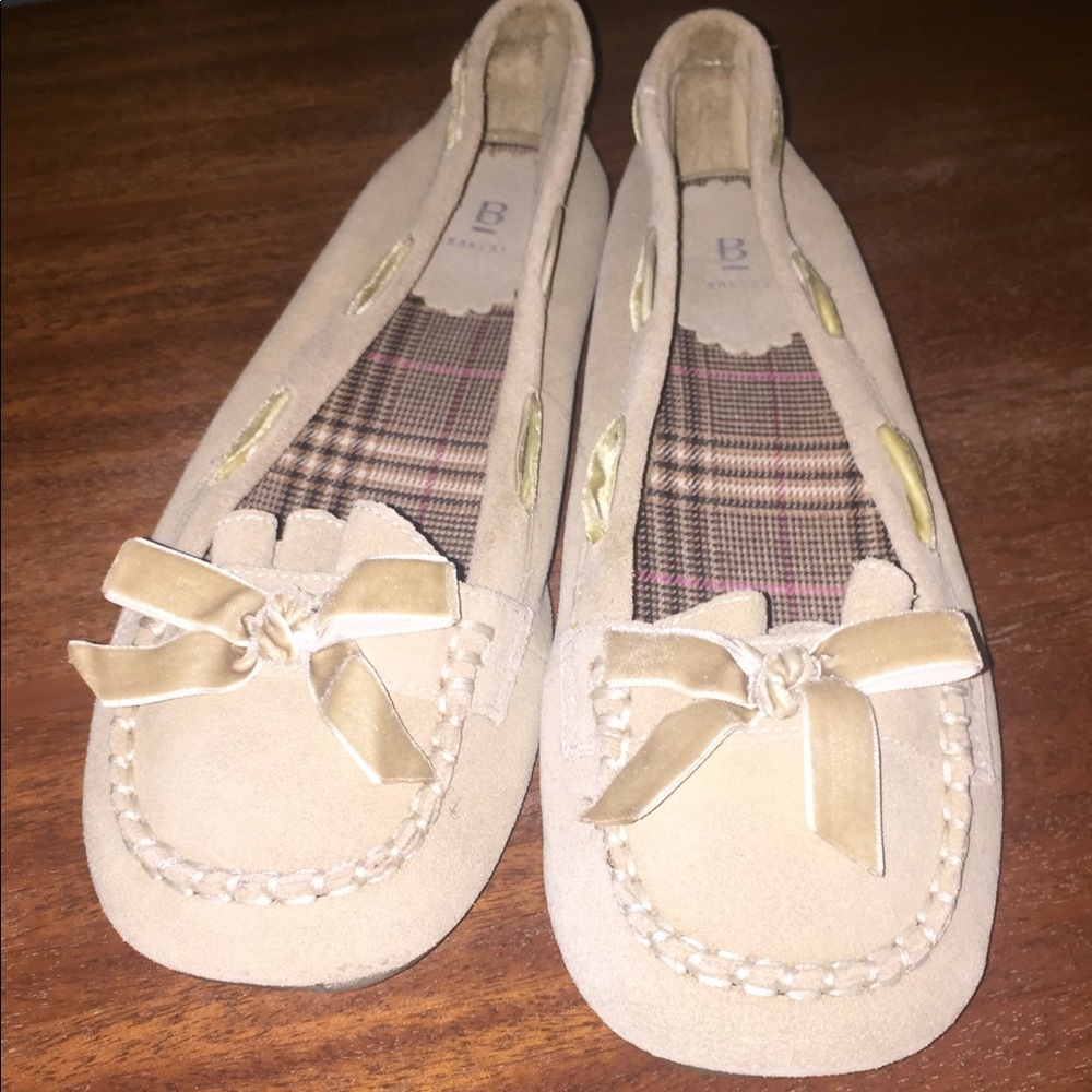 **BRAND NEW** Bakers Flats