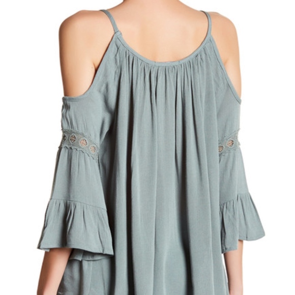 Romeo & Juliet Couture Sage Cold Shoulder Blouse - Picture 2 of 3