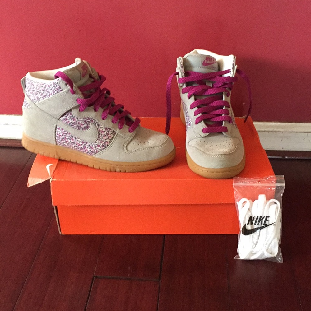 Women’s Nike Dunks