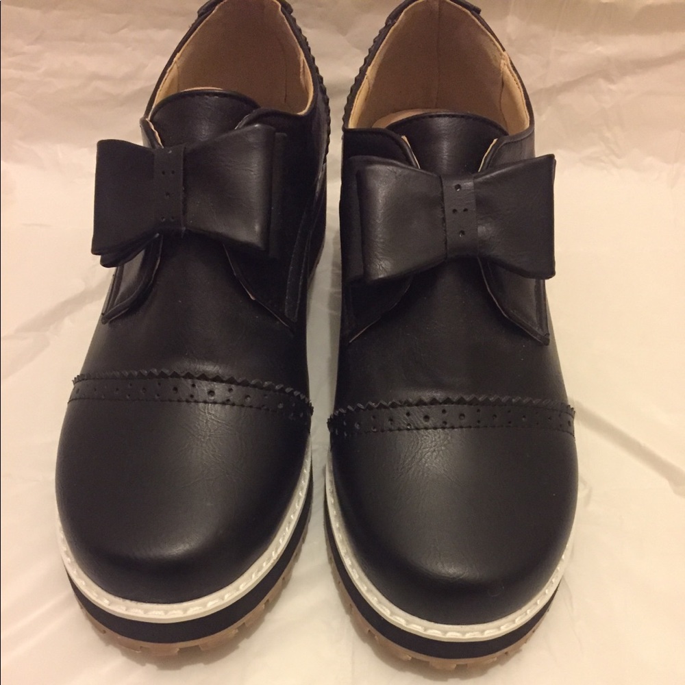 Black Drowlin  Shoes Bow Detail  with white trim