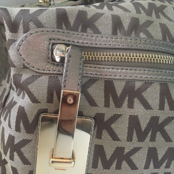 Michale Kors Handbag - Picture 2 of 3