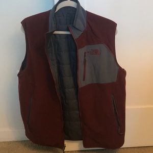 Men’s north face vest