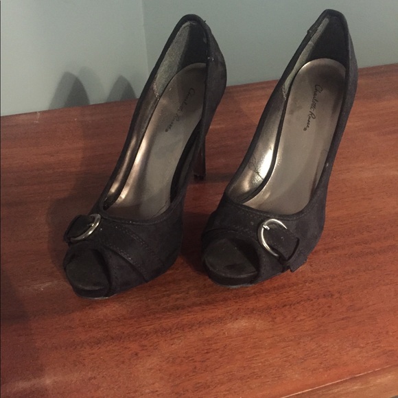 Woman’s Heels - Picture 4 of 4