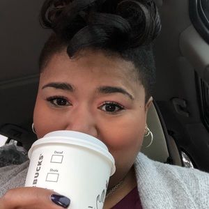 Meet your Posher, Raquia