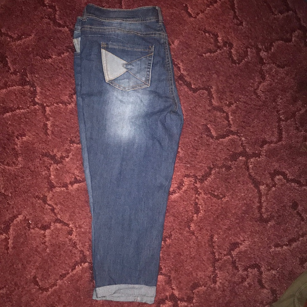 Revolt size 18 capris GUC