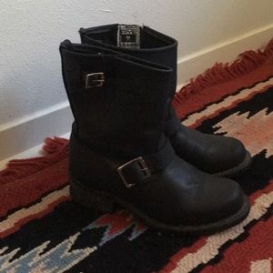 Frye Engineer Boots in Black Size 6.5