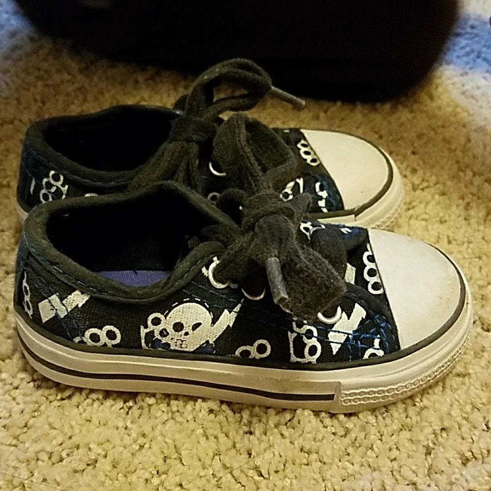 Akuma Shoes