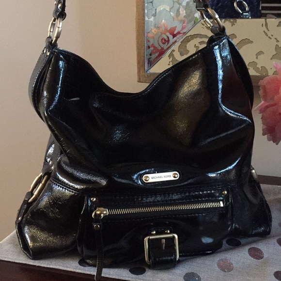 Michael Kors patent leather hobo. - Picture 1 of 6