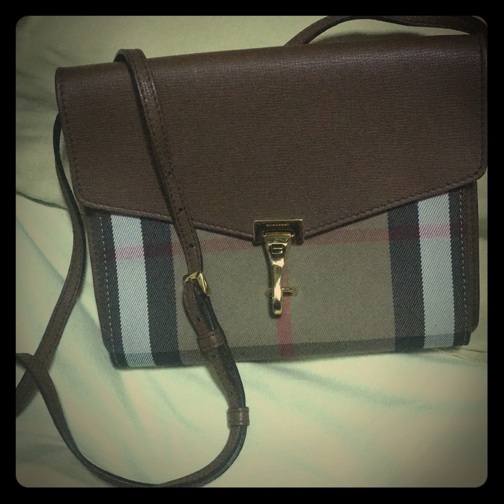Gorgeous Burberry bag. Authentic never used