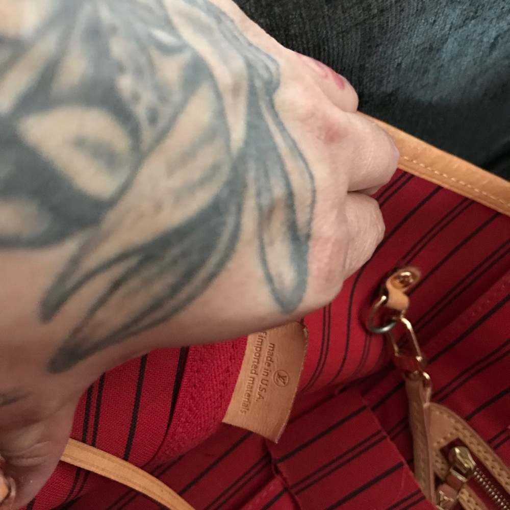 Damaged neverfull 100% authentic - Picture 3 of 3