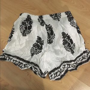 Black and white print shorts