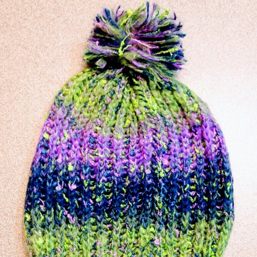 ,🎁 FREE W/ PURCHASE 💟 SEASON HAT 💟