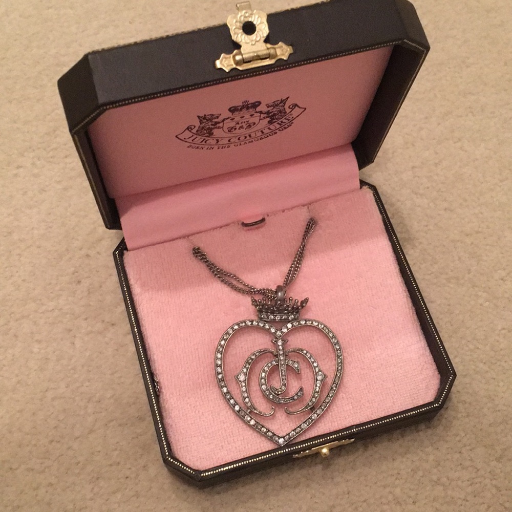 Statement juicy necklace