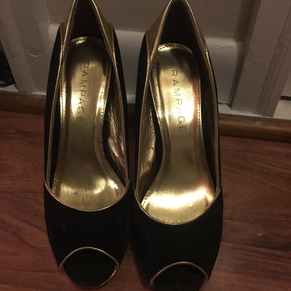 Rampage black and gold 8.5 shoe