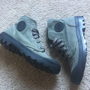 Palladium canvas shoes with leather. Men’s size 9.