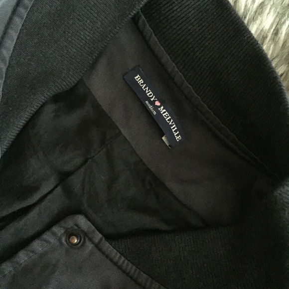 ✨BRANDY MELVILLE BOMBER JACKET✨ - Picture 4 of 7