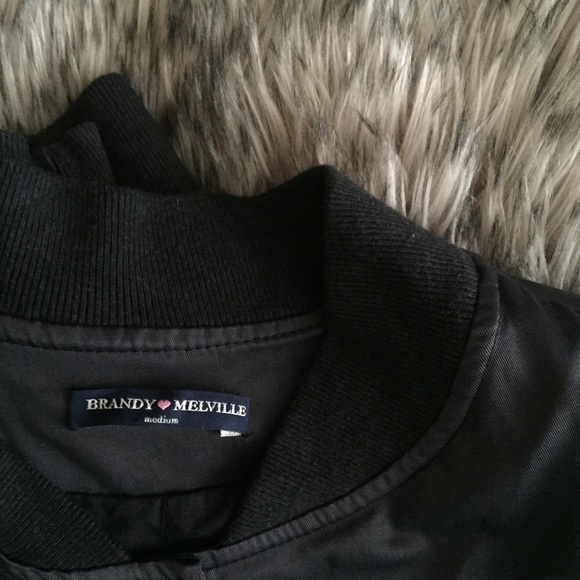 ✨BRANDY MELVILLE BOMBER JACKET✨ - Picture 6 of 7