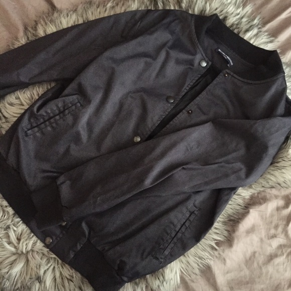 ✨BRANDY MELVILLE BOMBER JACKET✨ - Picture 7 of 7