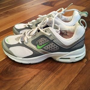 Nike Air Max Moto Women’s Running Shoes